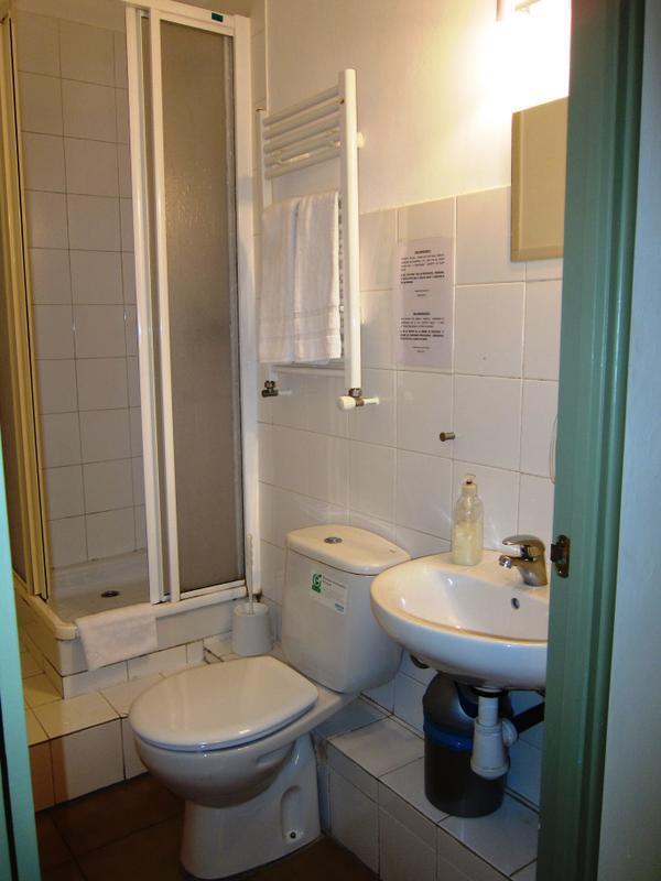 Barna Hostal