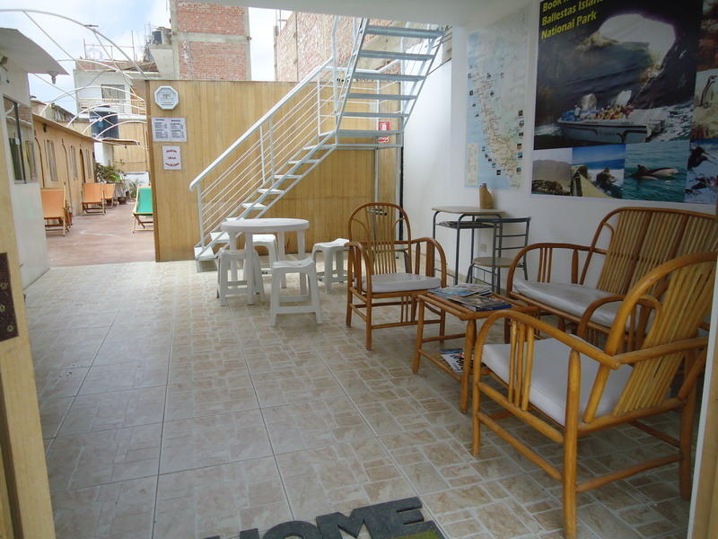 Paracas Backpackers House  2