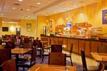 Holiday Inn Express Hotel & Suites Near Universal - Image 4