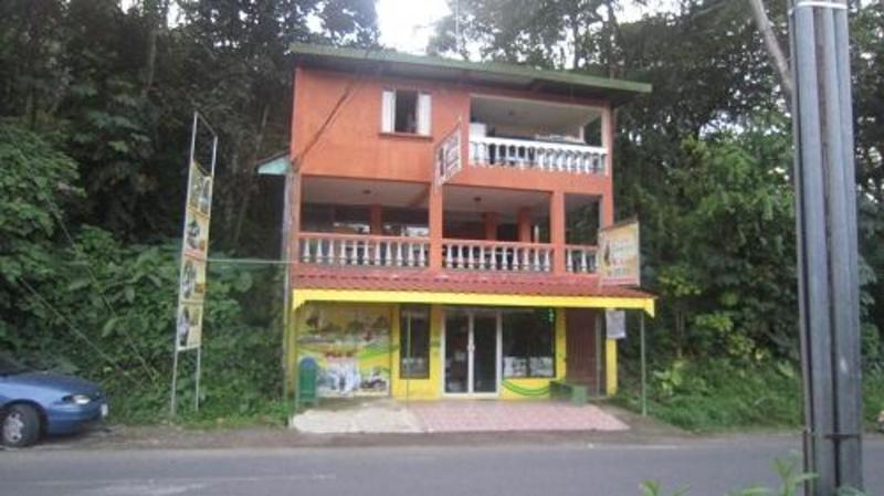 Central Backpackers Quepos  2