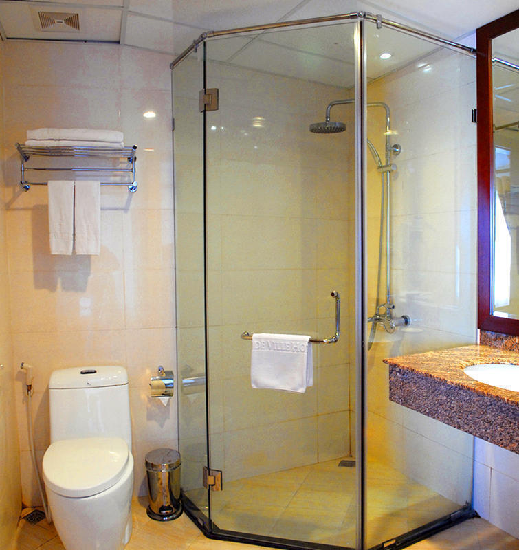 May De Ville Backpackers Hostel: Image # 3