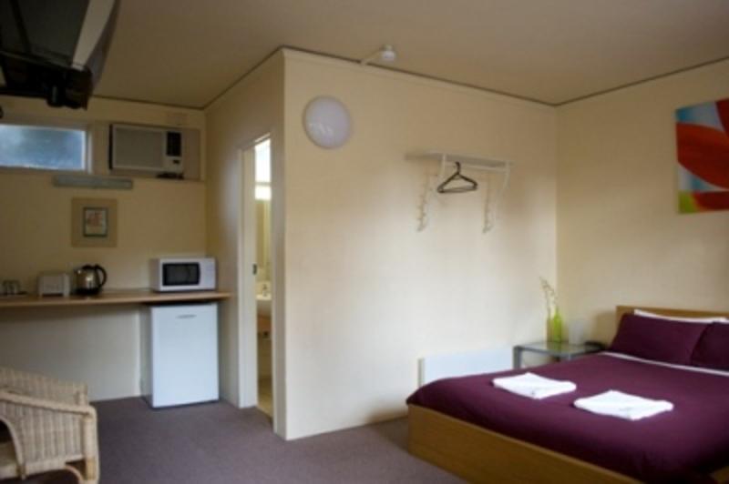 Home Travellers Motel- St Kilda  1
