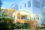 Yakinthos Hotel