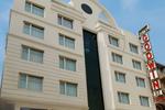 Hotel Godwin Deluxe - Image 1
