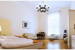 Parisien Downtown Apartment-Next to the Parliament