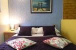 Sunny Split Apartment - Image 3