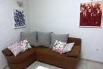 Sunny Split Apartment - Image 4