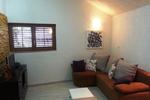 Sunny Split Apartment - Image 5