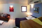 Sunny Split Apartment - Image 6