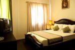 Rose Hotel - Image 5
