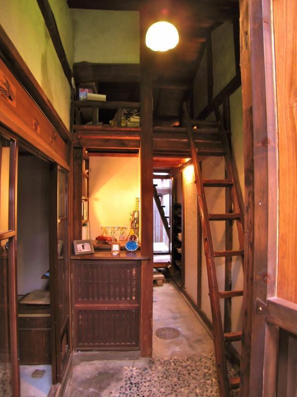 Small World Guesthouse in Kyoto  3