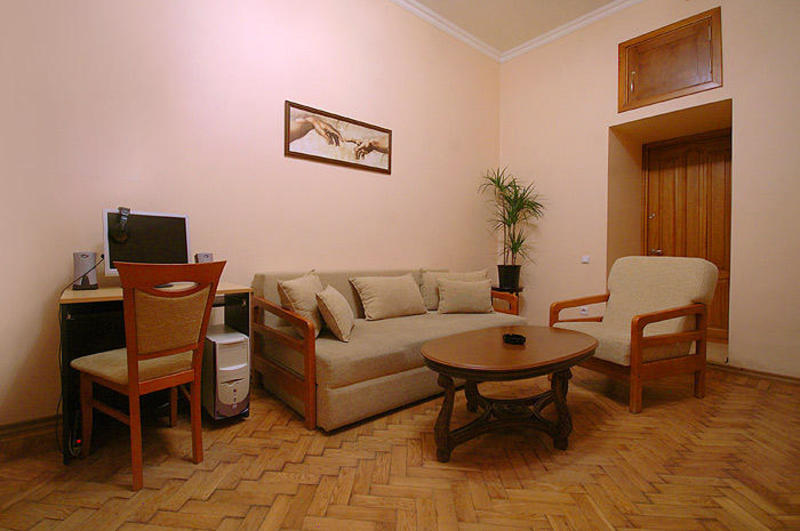 Renaissance Suites Odessa  2