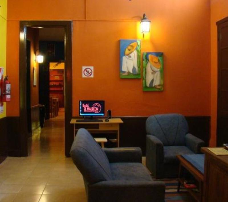 Hostel El Malecon  0