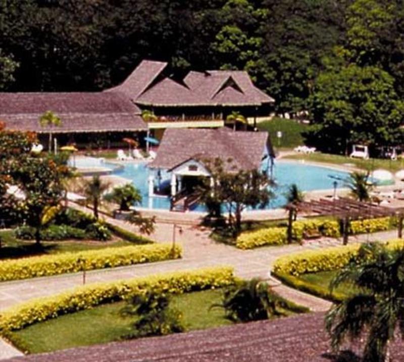 Amboro Eco Resort  1