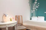 Blooms Boutique Hostel & Apartments - Image 2
