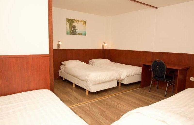 Hostel the Globe Center