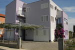 Leona Apartments