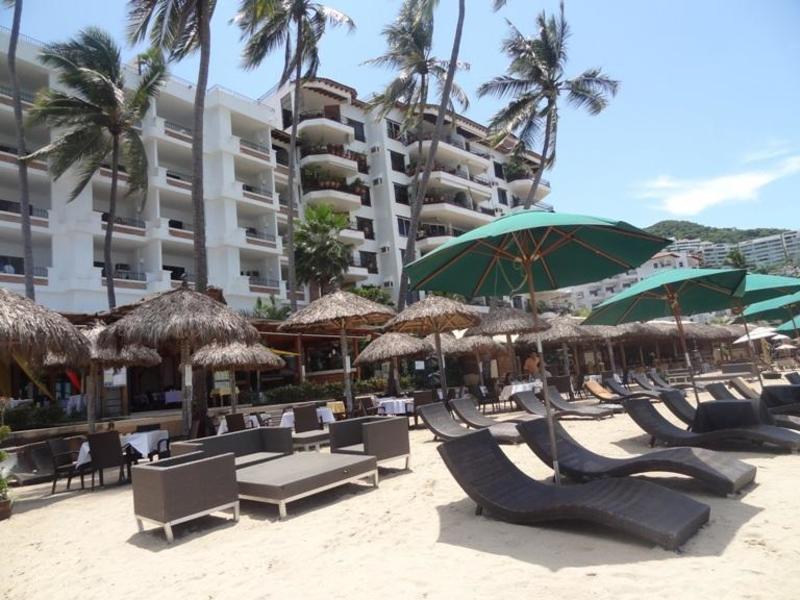 Emperador Vallarta Beachfront Hotel and Suites  1