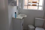 HI Santos Hostel - Image 6
