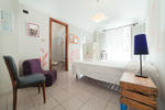 Tomato Backpackers Hotel - Image 3