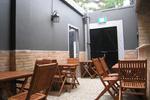 Moni Gallery Hostel - Image 9