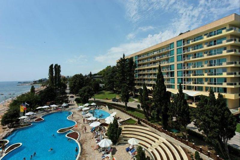 Mirage Hotel - Sunny Day Resort  0