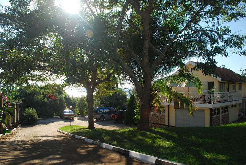 Karibu Guest House  0