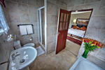Rabbit Hole Guest House - Image 9
