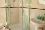 Bridgeview Farmhouse - Image 11