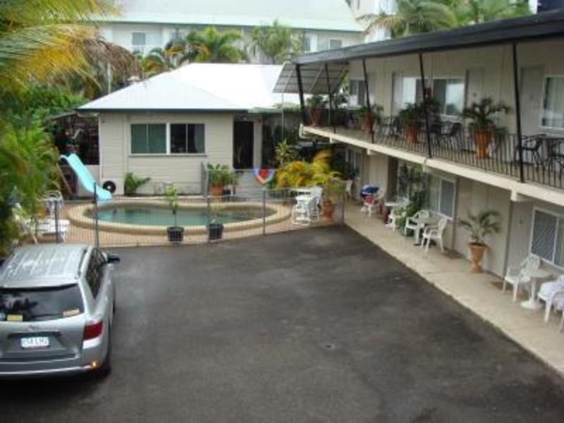 Cairns City Motel  0