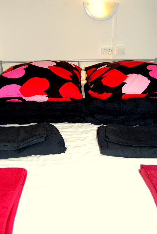 LowCostel Hostels