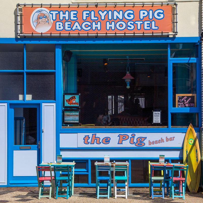 Flying Pig Beach Hostel  2