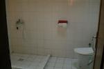Hostel above club Madrid - Image 7