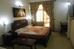Hotel Mid Town - Image 8