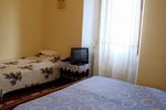 Comfortable Remodelled Farmhouse in a Quiet Settin - Image 4