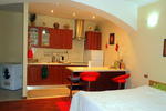 Comfortable Remodelled Farmhouse in a Quiet Settin - Image 6