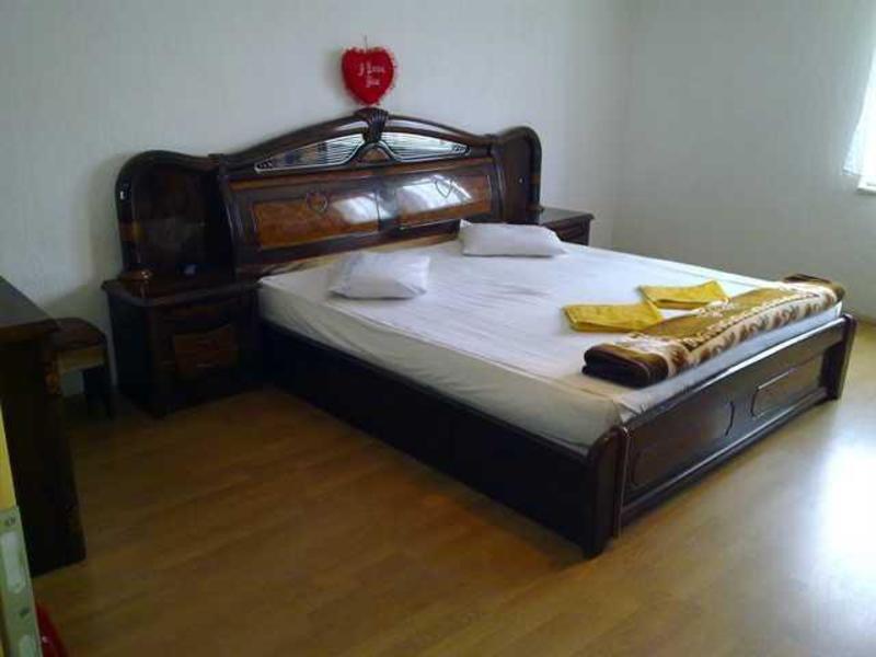Arvisa Guest House  0