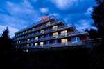 Econo Hotel - Image 6