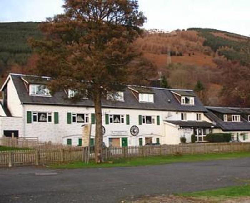 Clachan Cottage Hotel  0
