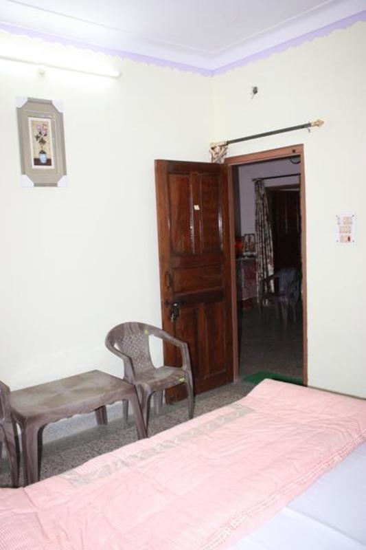 Aastha Kunj Guest House  2
