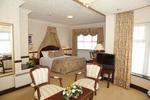 Seven Oaks Hotel - Image 9