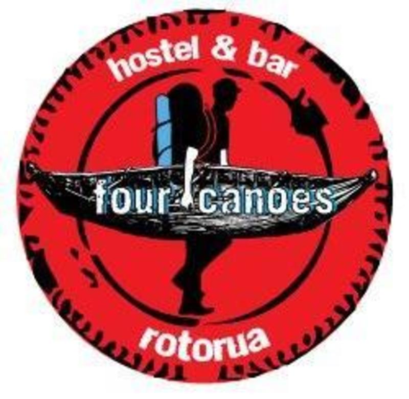 Four Canoes Hostel and Bar  0
