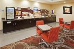 Holiday Inn Express & Suites Gateway to Yosemite - Image 8