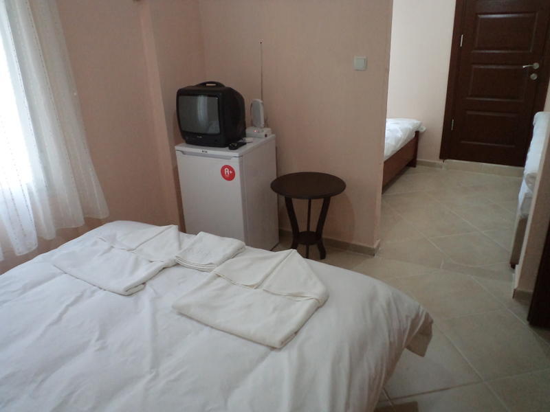 Kydonia Hotel and Family Rooms  2