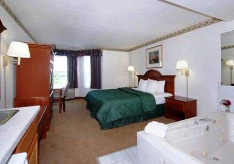 Comfort Inn & Suites  1