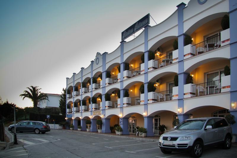 Hotel Piedra Paloma  0