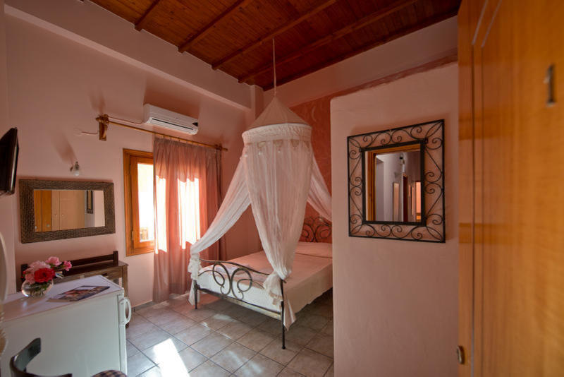 Katerina Traditional Rooms  0