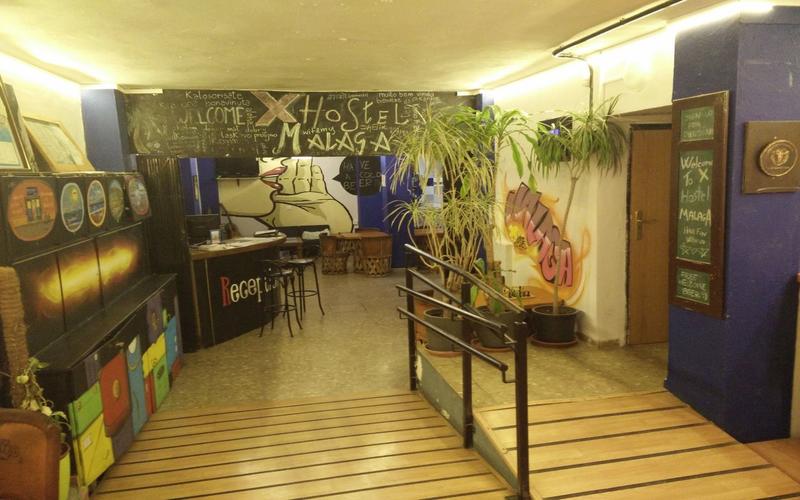 X Hostel Malaga - Picasso's Hangout  0