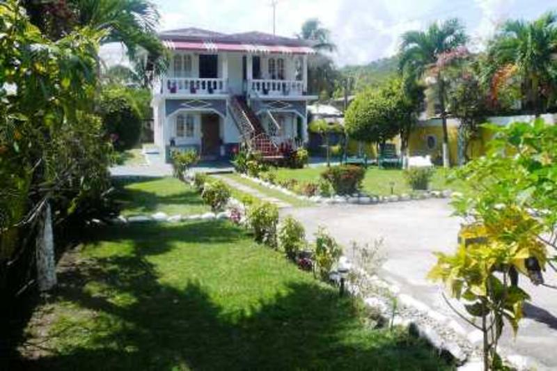 4 Sunrise Apartments Jamaica  2