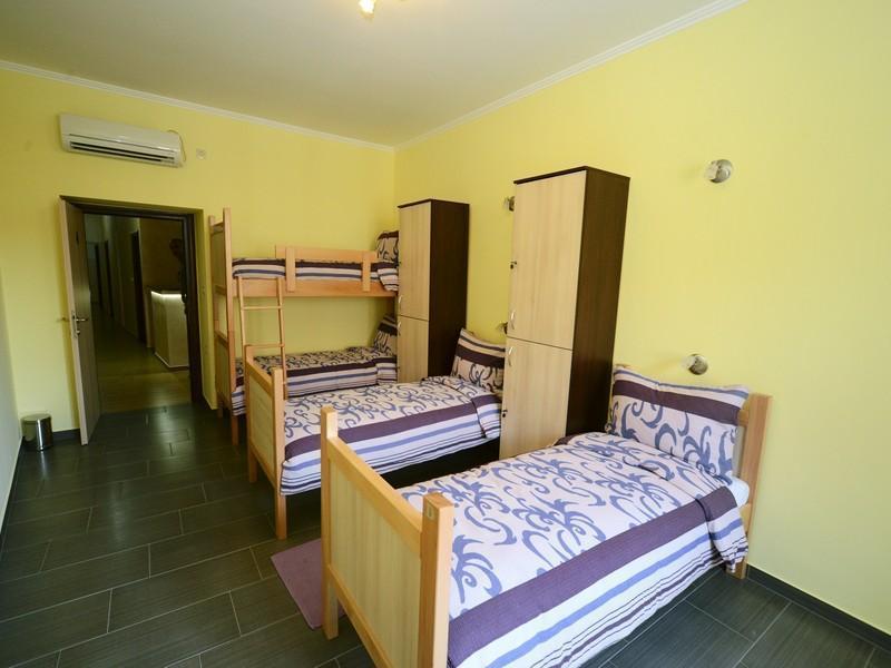 Hostel Rijeka  0